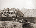 Photo de 1881 montrant les ruines de la citadelle de Kandahar, qui fut aussi la citadelle de Shah Hussain Hotaki qui a été détruite par les forces afcharides de Nâdir Châh en 1738.