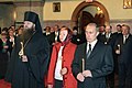俄羅斯總統普丁前妻柳德米拉·亞歷山德羅芙娜·普京娜於2001年11月16日參加恐攻受害者紀念儀式時穿戴頭巾