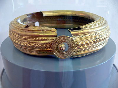 Colar de ouro de Hallstatt tardio da Áustria, c. 550 a.C.