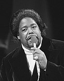 Barry White, cântăreț-compozitor american