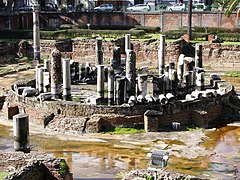 Le temple de Sérapis : en réalité le marché de Pouzzoles.