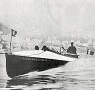 Victoire du canot automobile Panhard-Levassor du comte Robert de Vogüé au Championnat de la Mer annuel de Monaco en 1905.