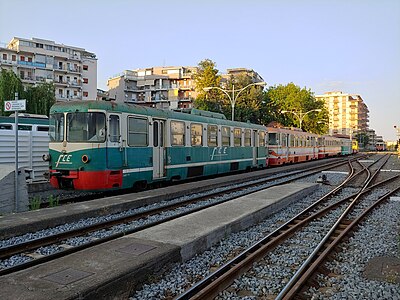 Le automotrici FCE ADe 09 e 08 accantonate presso la stazione di Catania Borgo, 29 giugno 2019.