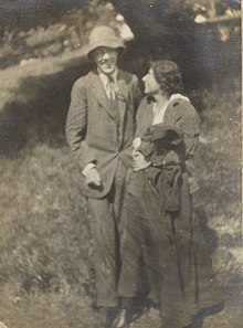 Photograph of Adrian Stephen with his wife Karin Costelloe in 1914, the year they were married