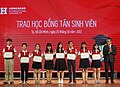 Phó Tổng Giám đốc tập đoàn NHG và sinh viên