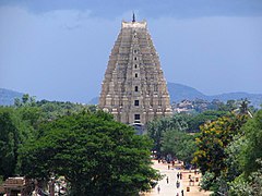 Gopura du temple de Virupaksha