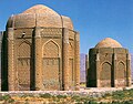 Menara Kharaqan, dibina pada tahun 1053 M di Iran. Makam putera-putera Seljuk.