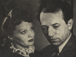 Snímek ze zkoušky premiérového nastudování dramatu - M. Burešová, V. Šmeral (Světozor, 1940)