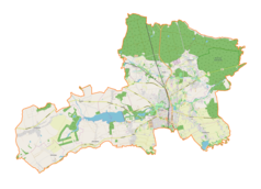 Mapa konturowa gminy Pszczyna, blisko centrum na prawo znajduje się punkt z opisem „Pszczyna”