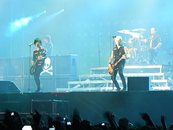 Green Day esiintymässä Roomassa kesäkuussa 2013.