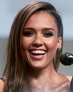 Jessica Alba dans le rôle de Victoria Knox