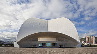 El Auditorio de Tenerife visto desde la Plaza Alisios