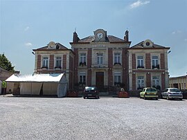 The town hall in Cuincy