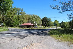 Halls Station Road in Halls