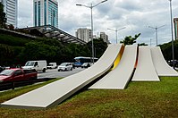 Monument in honor of 80th anniversary of Japanese Immigration (2017) on 23 May Avenue, in São Paulo.