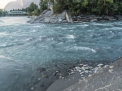 Landquart Mündung: Landquart (rechts) fliesst in den Alpenrhein