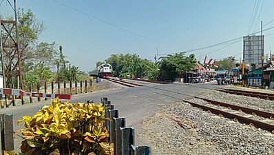 288/289 Sri Tanjung ditarik oleh CC 201 47 (CC 201 83 09) persiapan melintas langsung Stasiun Sembung.