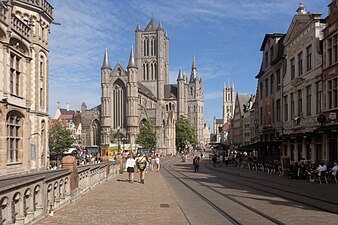 De Gentse torenrij, v.l.n.r. Sint-Niklaaskerk, het Belfort en de toren van de Sint-Baafskathedraal.