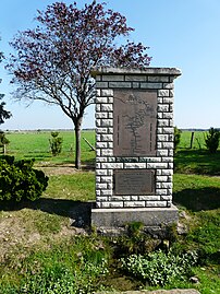 Le monument à la source de la Meuse.