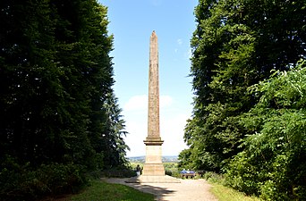 Obelisk op uitzichtpunt Springenberg