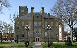 Lucas County Courthouse in Chariton