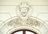 Mascaron masculin într-un cartuș în Austria