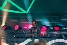 Si Avicii sa Inox Park Paris Chatou noong 2011