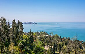 Panorama sur Batoumi avec l'horizon des nouveaux gratte-ciel.