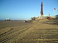 La spiaggia di Blackpool con la torre ed il molo nord