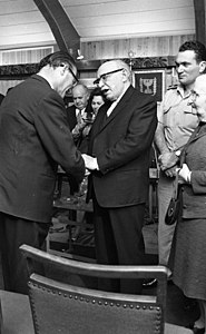 שפירא ביום הולדת 80 לנשיא שזר, 1969
