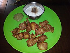 Pakora de sarrasin, préparés durant la saison du jeûne hindou et les fêtes.