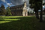 Onze-Lieve-Vrouw ter Hoyekerk en het centrale plein van het begijnhof