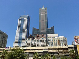 85 Sky Tower dominerar Kaohsiung's skyline.