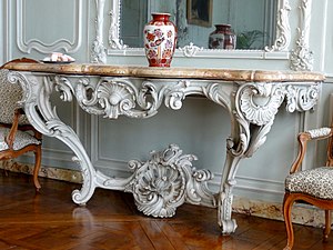 Rocaille console no Domaine de Villarceaux