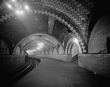 Guastavino-​Flach­ziegel­gewölbe im U-Bahnhof City Hall