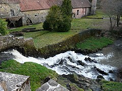 Le ruisseau des Belles-Dames à la papeterie de Vaux.