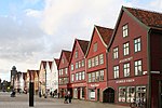 Những căn nhà Bryggen, nhìn từ đường phố.