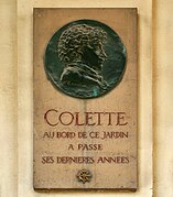Plaque Colette au Palais-Royal, passage du Perron.