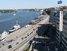 Stadsgården och Stockholms inlopp år 1978 (vänster) och från samma plats år 2007.