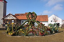 Osterbrunnen in Bieberbach in der Fränkischen Schweiz