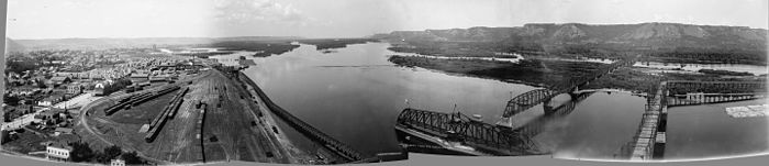 Valley of the Mississippi from Winona, c. 1898