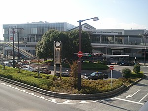 新京成線東口（2012年11月7日）