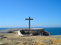 Cruz dos Remédios, al fondo las islas Berlengas