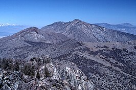 de Inyo Mountains ten noorden van New York Butte