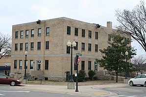 Das Baxter County Courthouse in Mountain Home ist seit Mai 1995 im National Register of Historic Places eingetragen.[1]