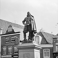 Monument to Coen in Hoorn