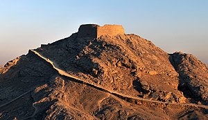 Tystnadens torn vid Yazd i Iran. Byggnaden är inte längre i bruk.