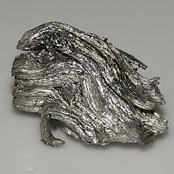 Velmi čisté holmium, 17 g, 1,5 x 2,5 cm