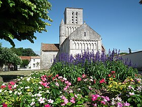 La preĝejo Notre-Dame de Corme-Écluse