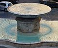 Fontaine, au centre du Cortile